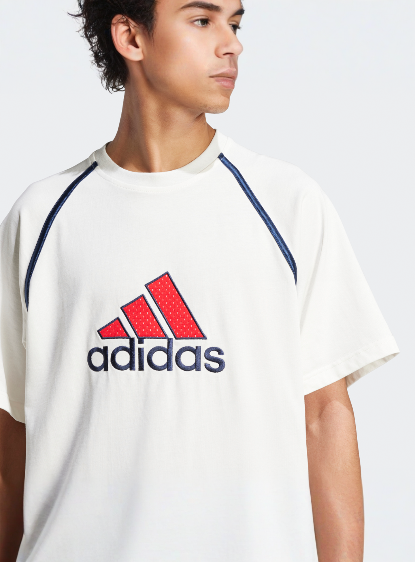 adidas Originals, Badge T-Shirt, white, Image 3 of 5