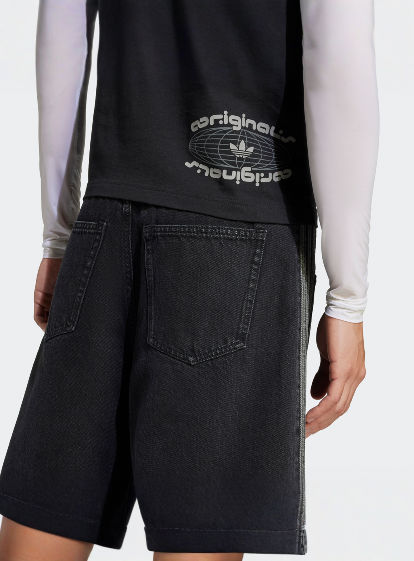adidas Originals, adicolor Firebird Shorts, black, Image 4 of 5
