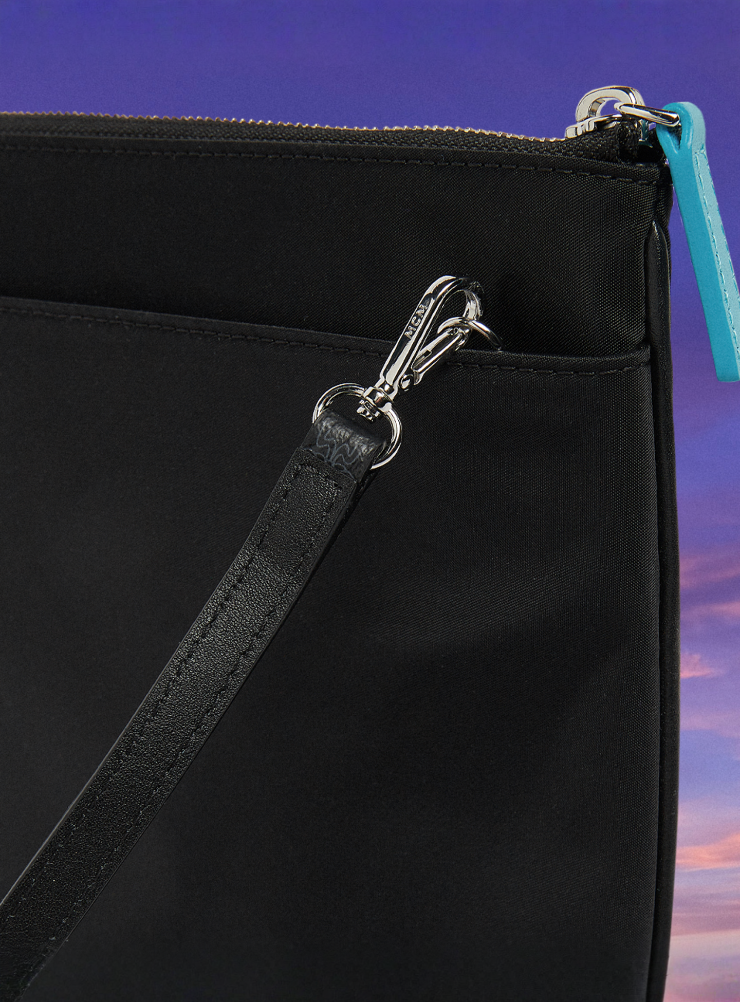 MCM x SNIPES, Aren Flat Pouch Medium, black, Image 4 of 9