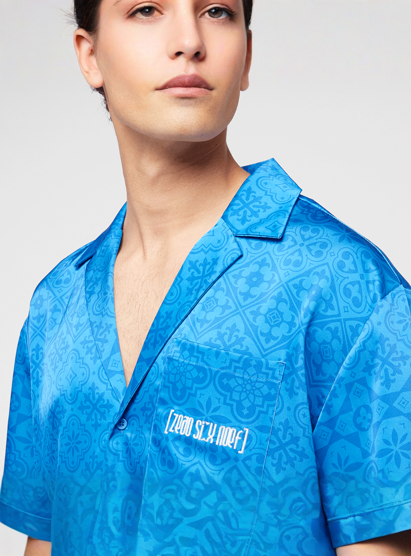 zəяo si:x nœf, Primary Logo Ornament Resort Shirt, blue, Image 3 of 5