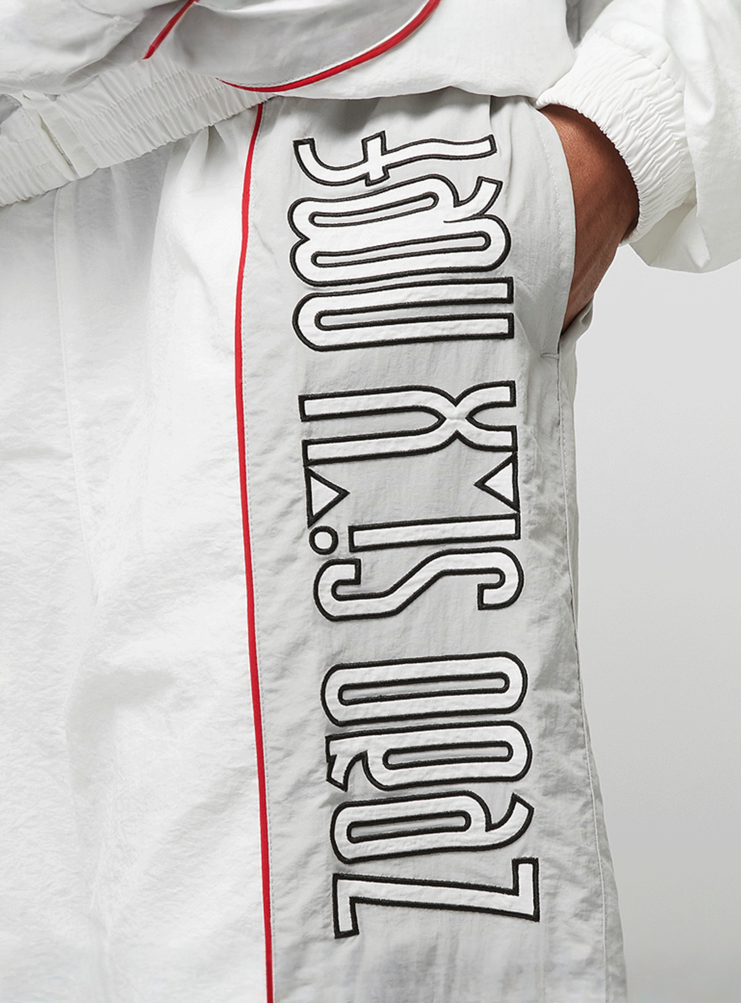 zəяo si:x nœf, Primary Logo Oversized Straight Leg Color Block Trackpants, white, Image 3 of 9