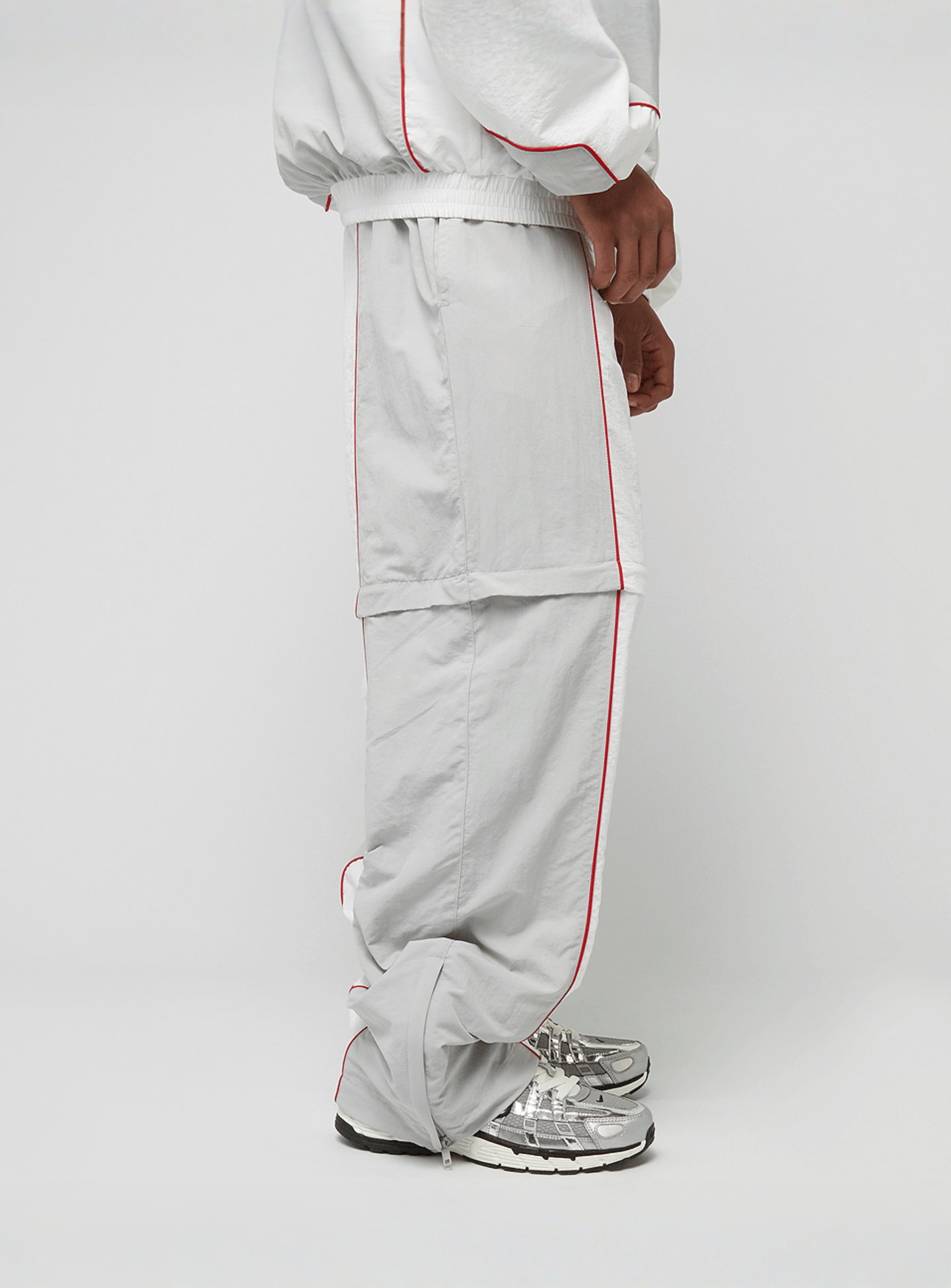 zəяo si:x nœf, Primary Logo Oversized Straight Leg Color Block Trackpants, white, Image 5 of 9