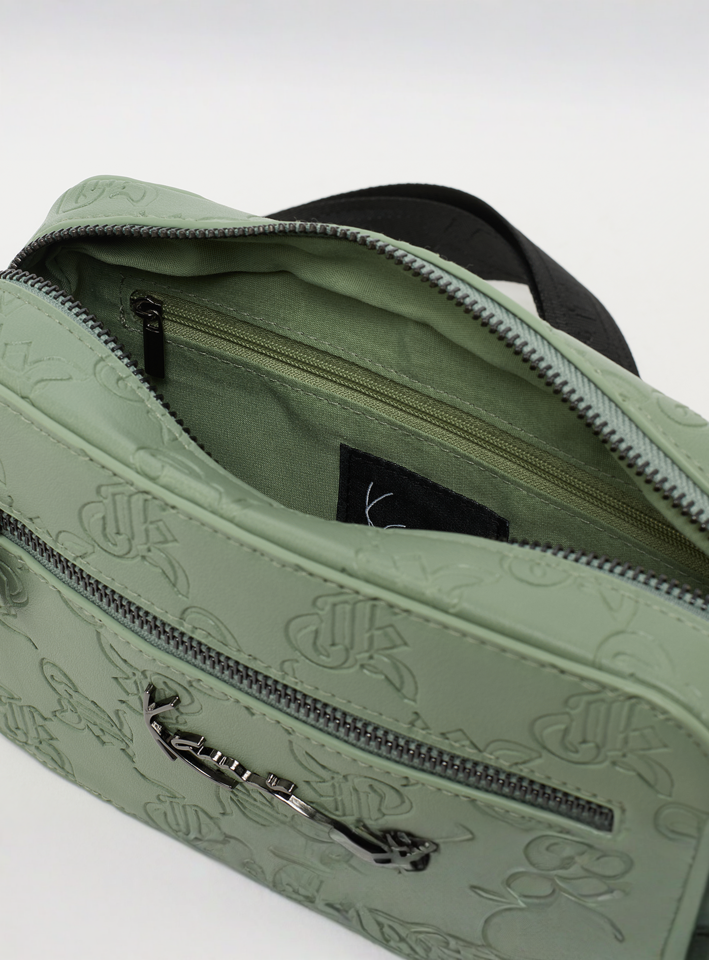Karl Kani, Metal Signature All Over Print Messenger Bag, green, Image 6 of 7