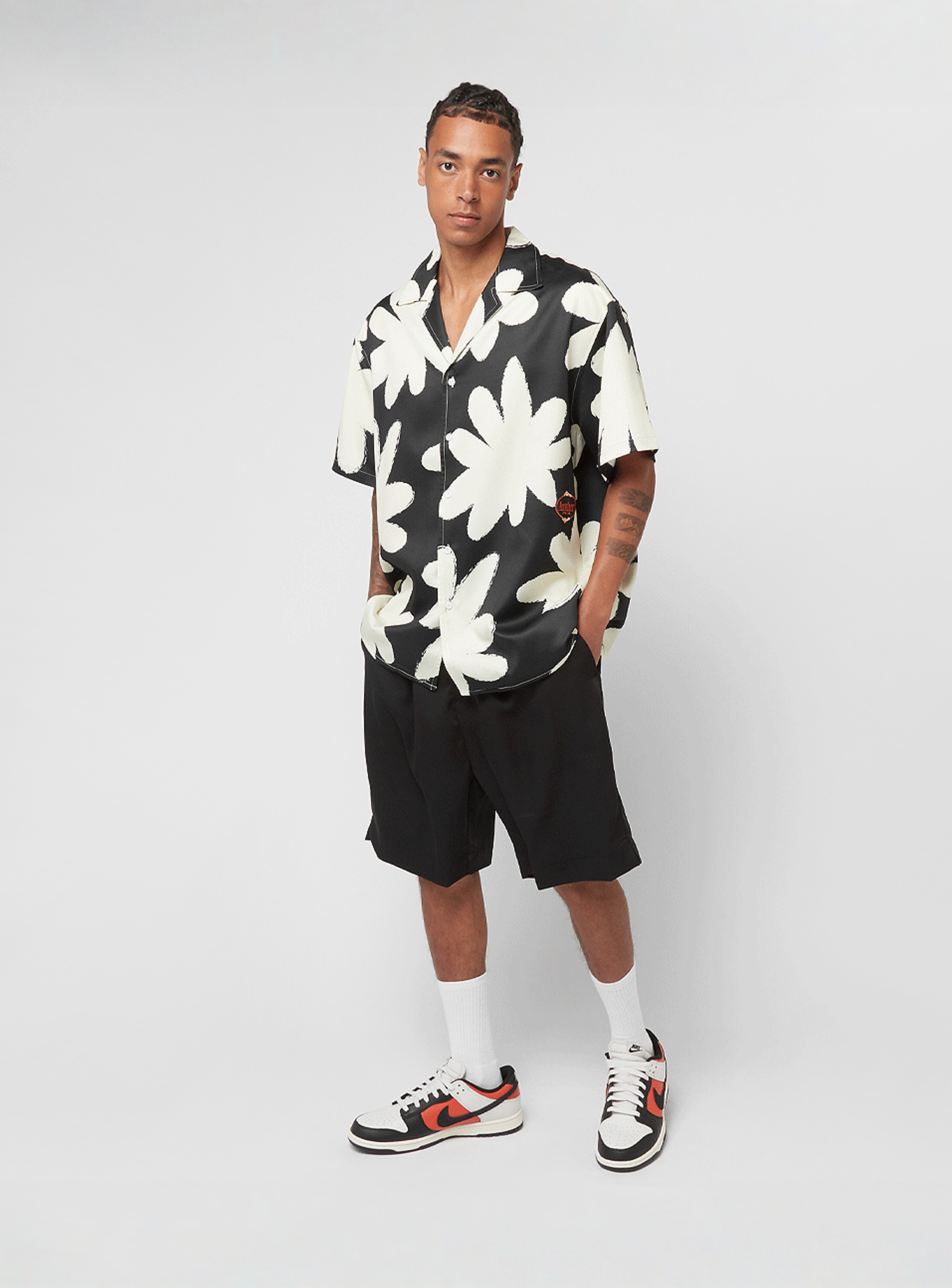 Another Cotton Lab, Double Pleated Shorts, black, Image 5 of 5