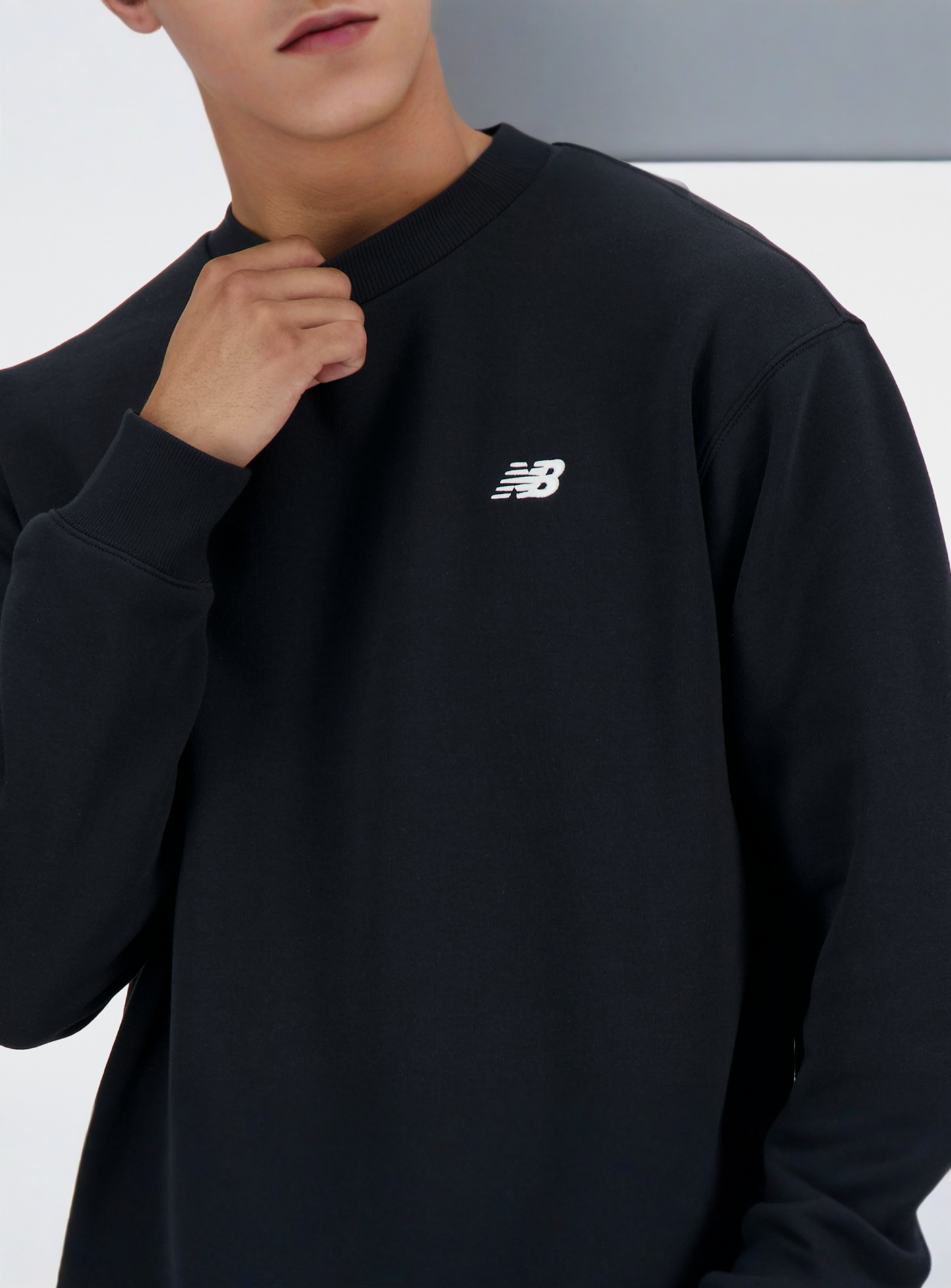 New Balance, Sport Essentials Fleece Crew, black, Image 3 of 3