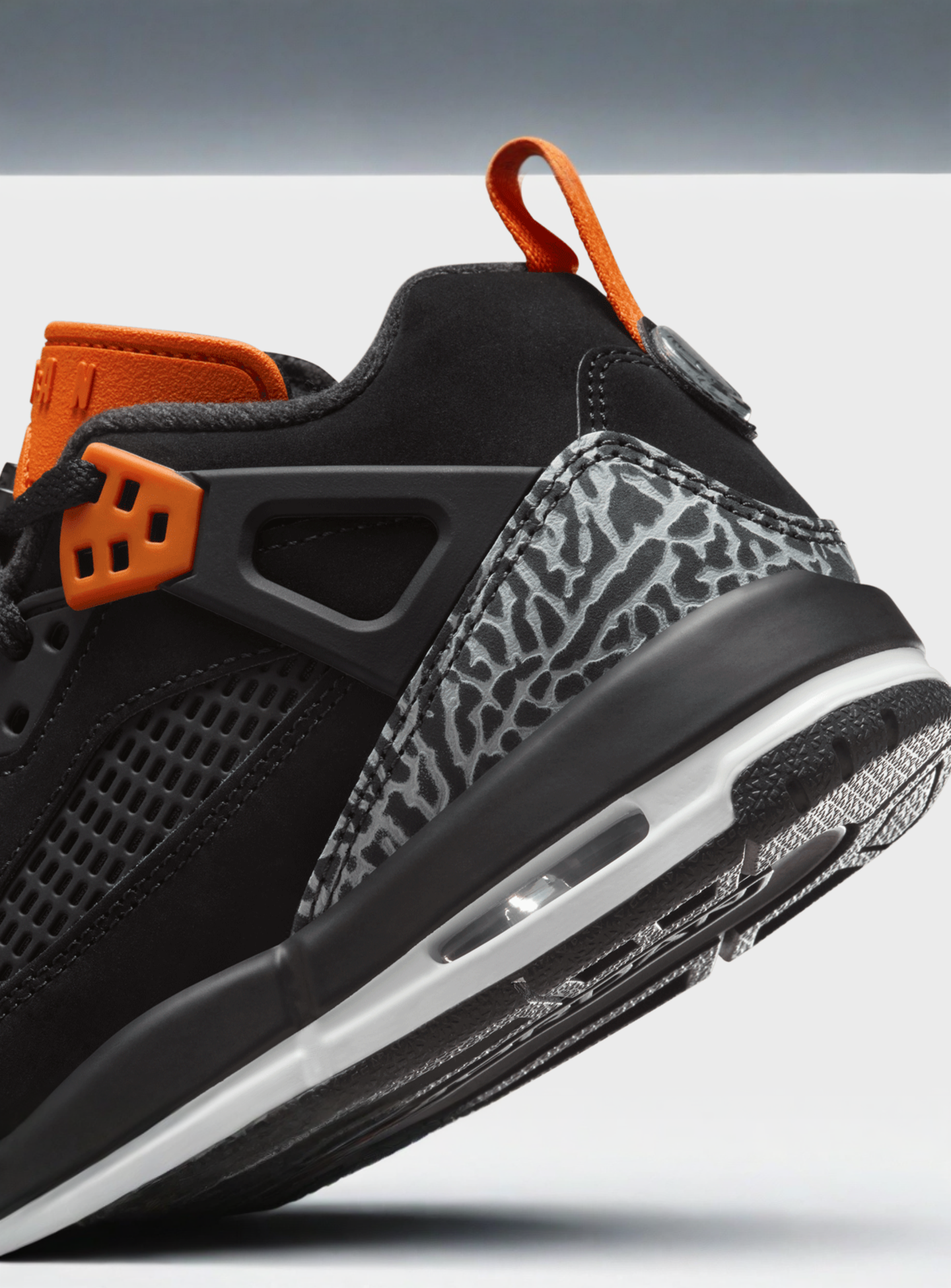Jordan, Spizike Low (GS), black, Image 8 of 9