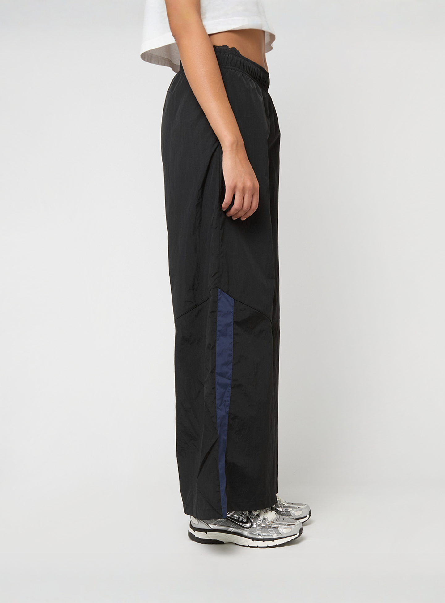 Nike, Sportswear Wide Leg Woven Pants, black, Image 3 of 6