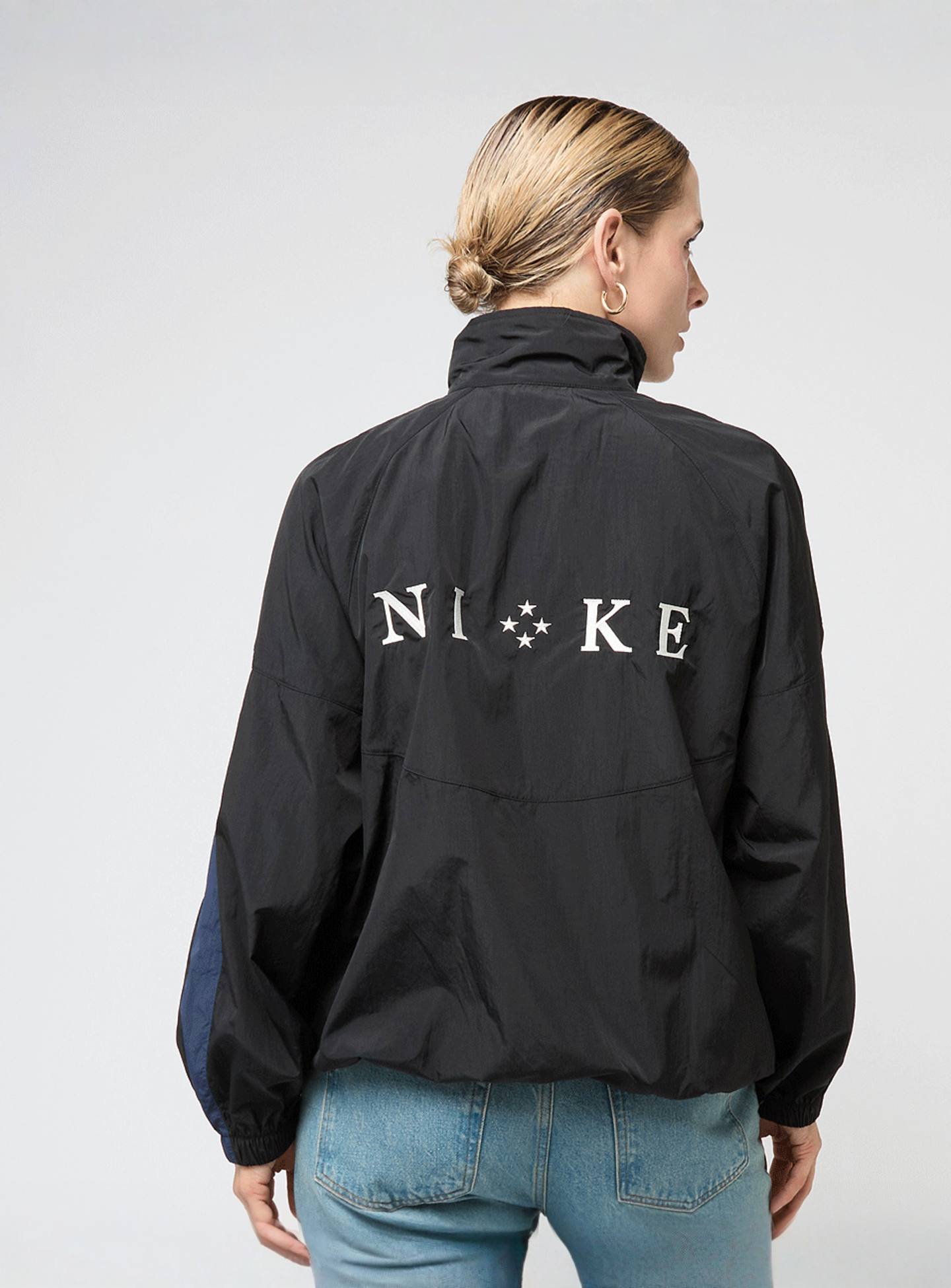 Nike, Sportswear Oversized Windrunner Jacket, black, Image 2 of 8