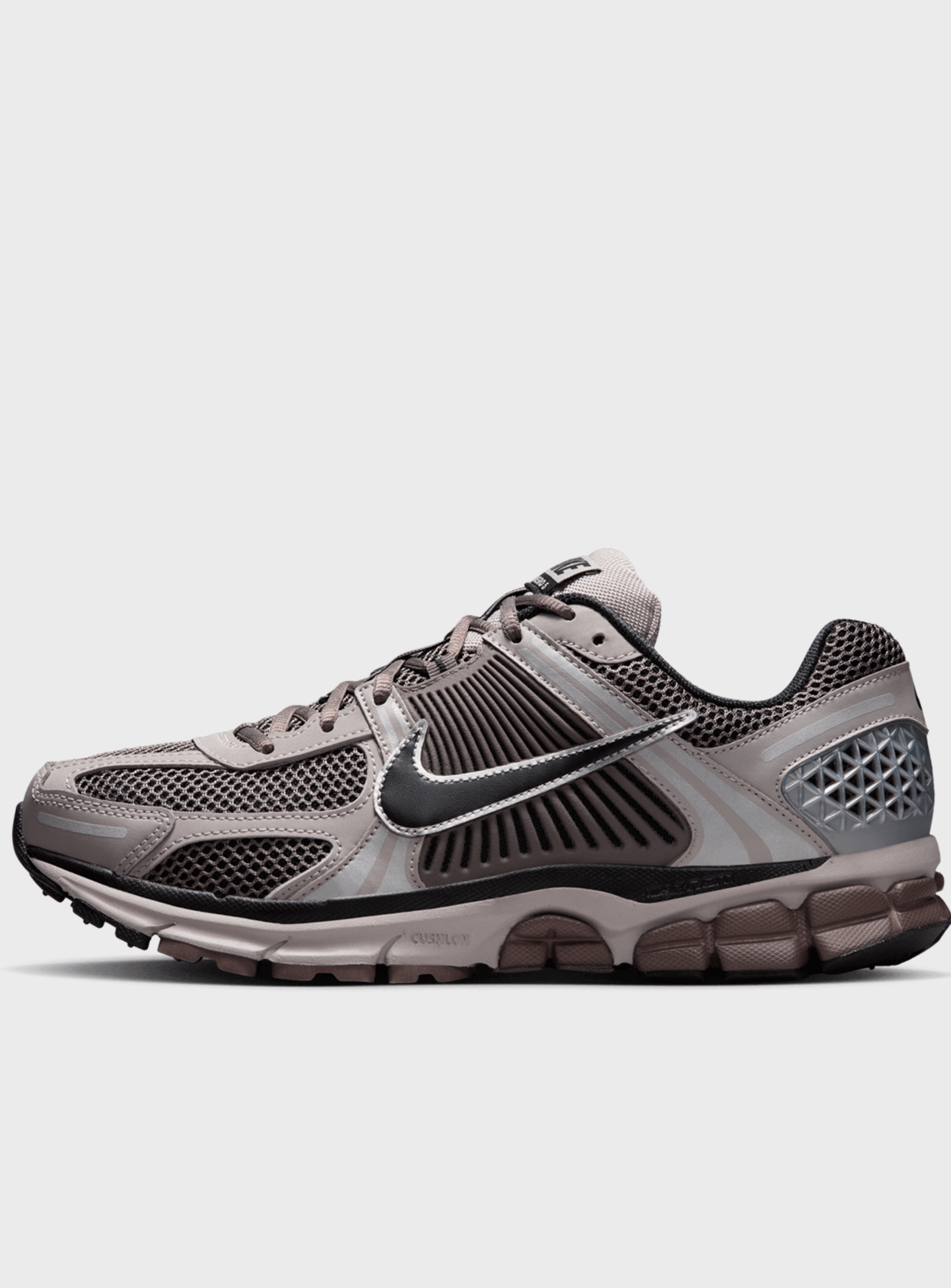 Nike, Zoom Vomero 5, brown, Image 1 of 9