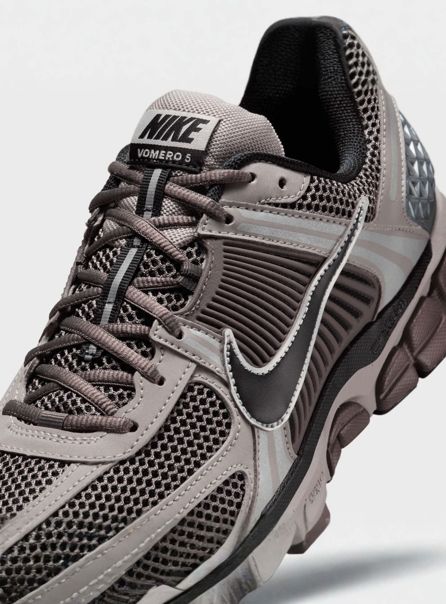 Nike, Zoom Vomero 5, brown, Image 7 of 9