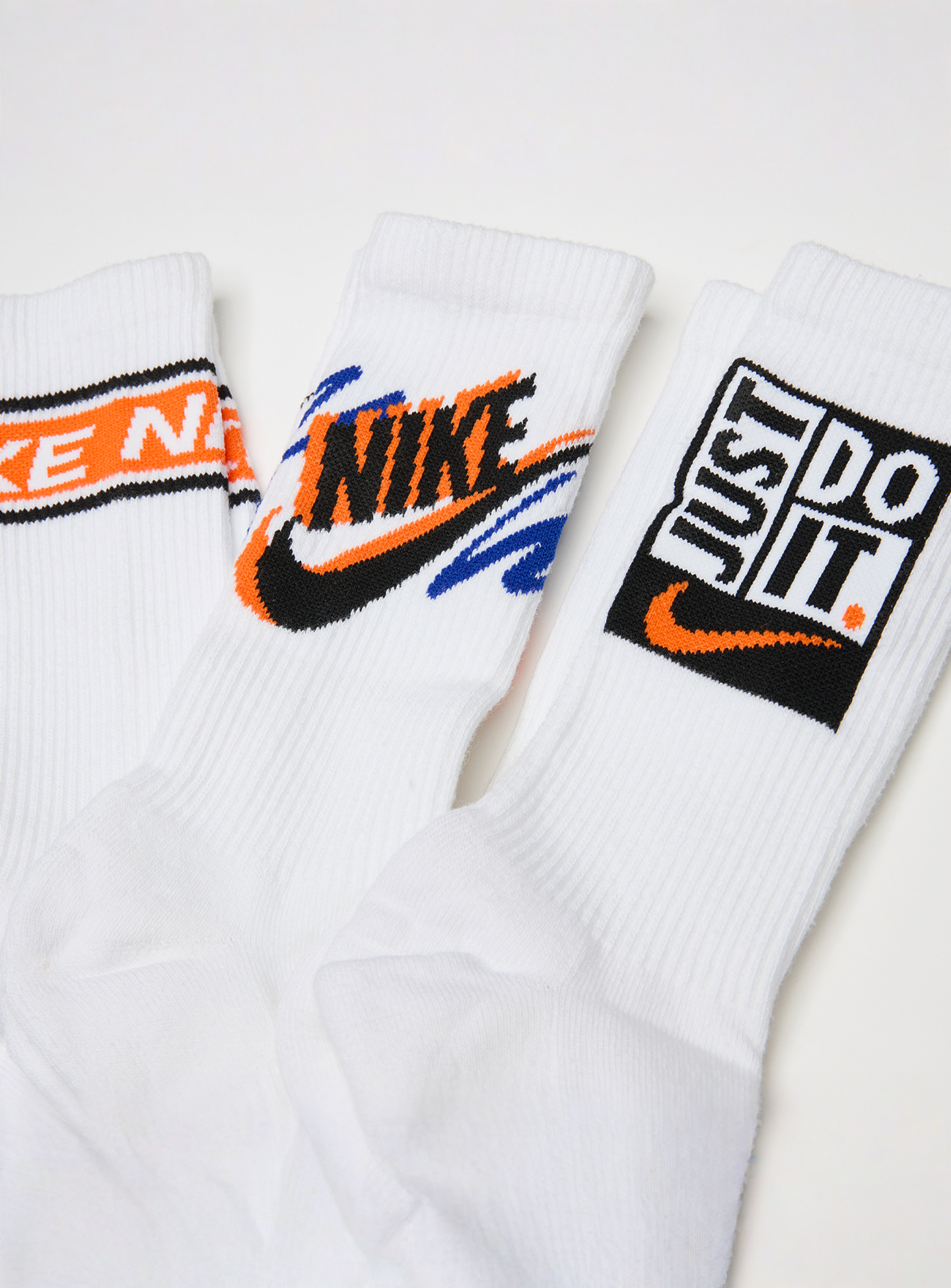 Nike, 3 PACK - Everyday Plus Crew Socks, white, Image 2 of 2