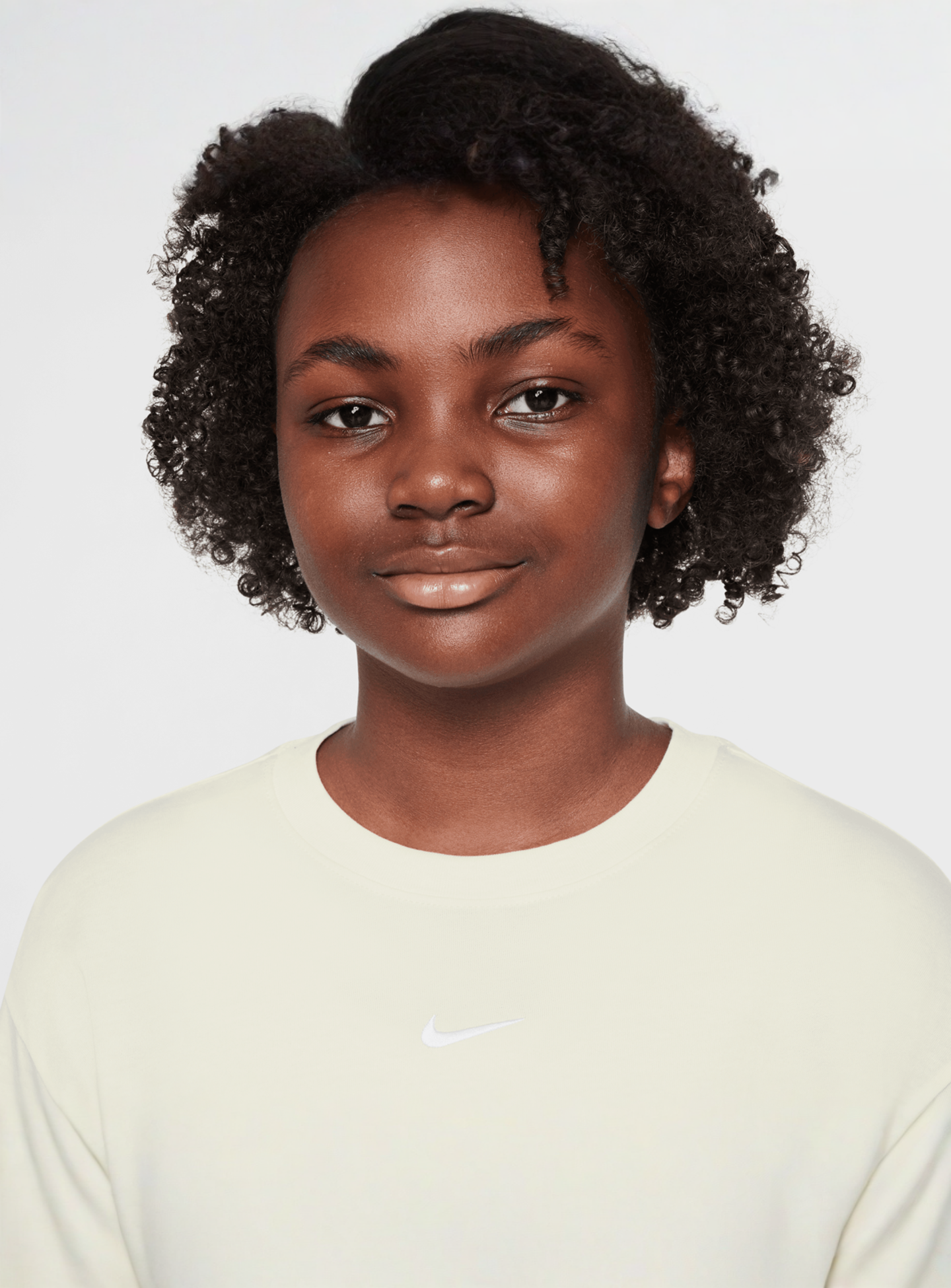 Nike, Sportswear Essential T-Shirt, beige, Image 3 of 3