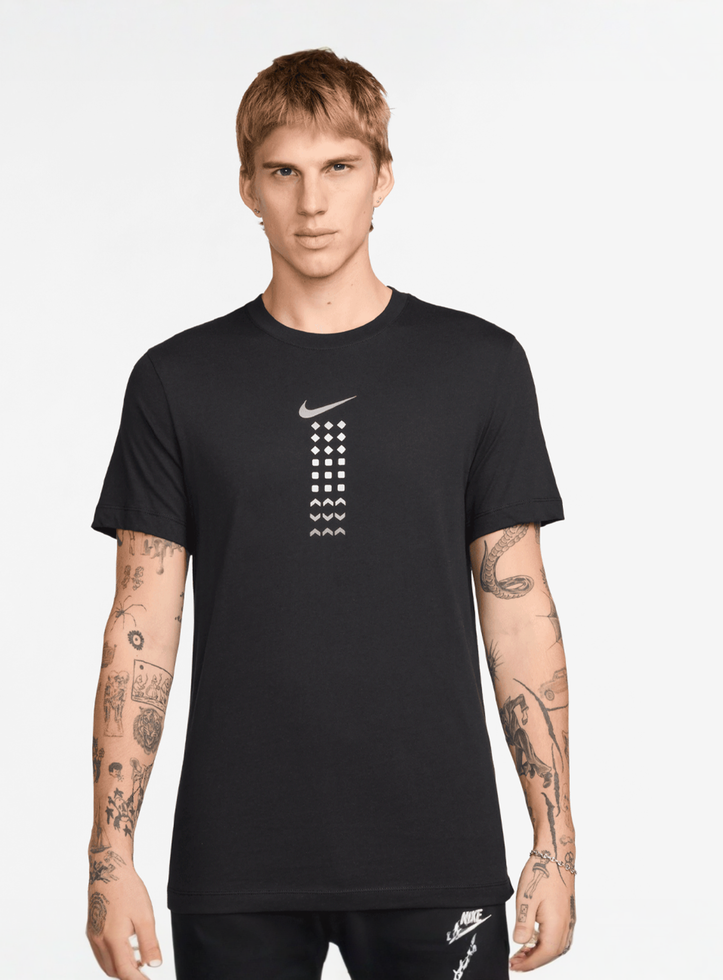 Nike, Sportswear Tee, black, Image 1 of 4