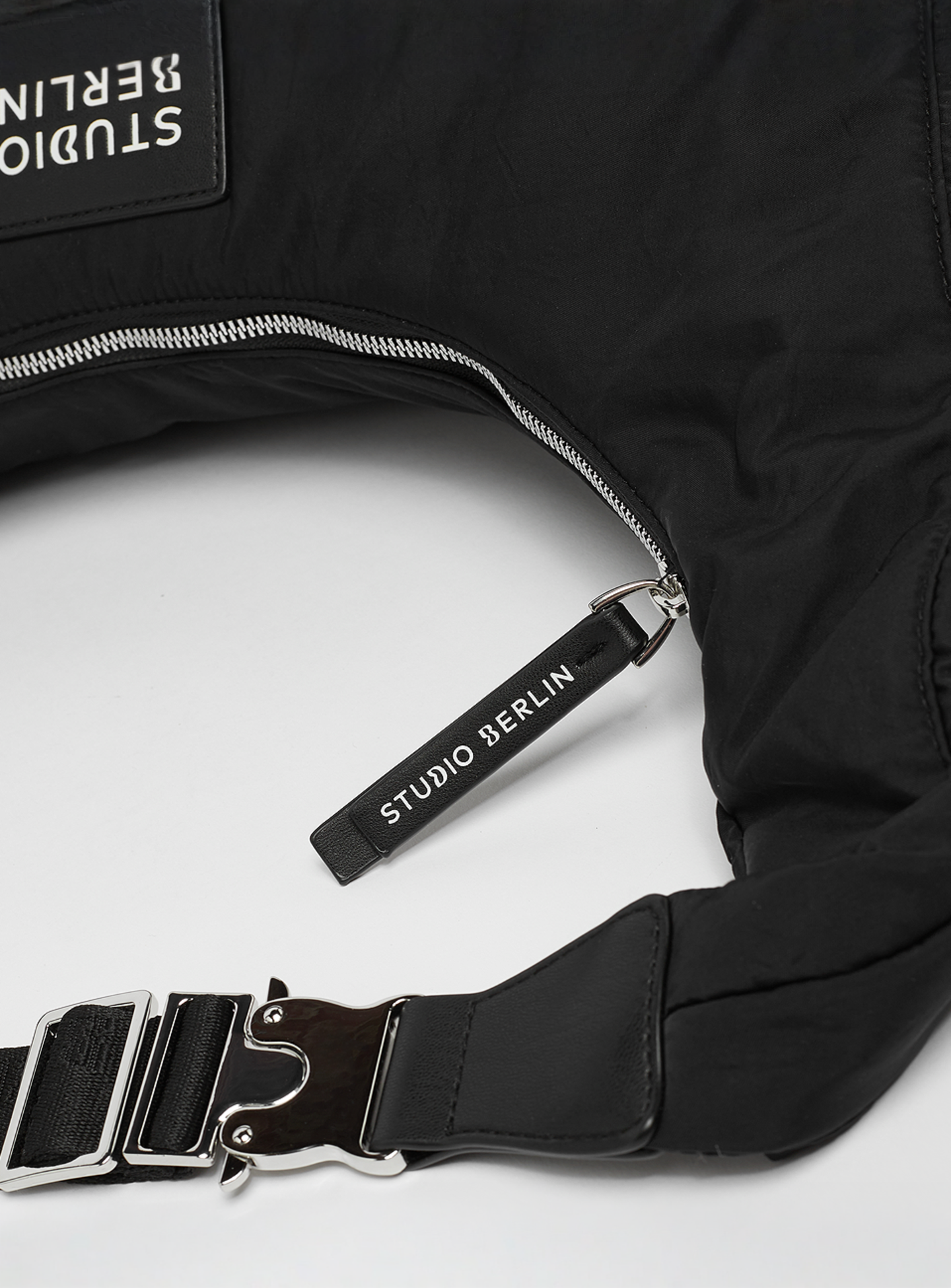 Studio Berlin, City Bag Everyday Essential Bag Moabit, black, Image 4 of 5
