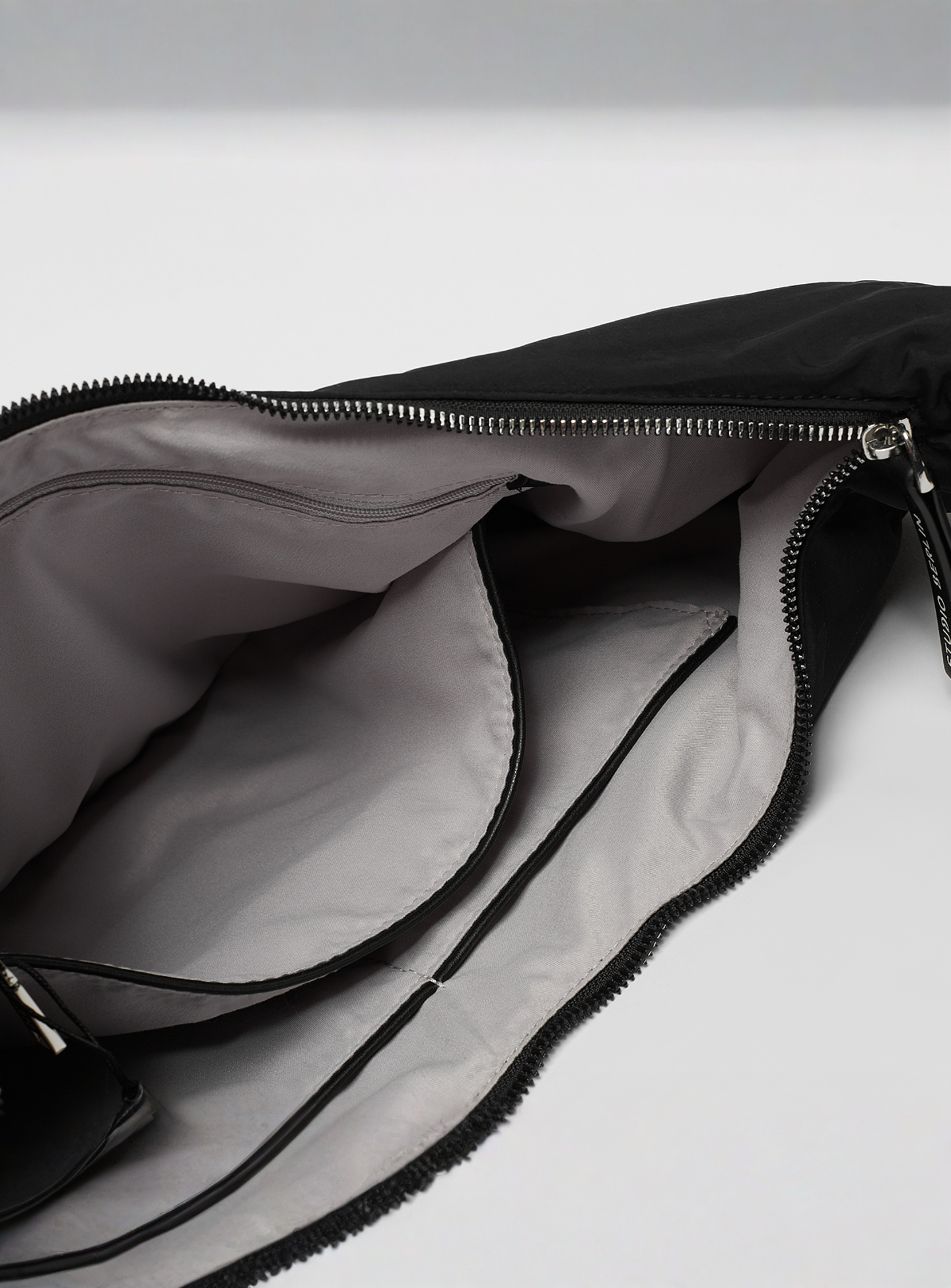 Studio Berlin, City Bag Everyday Essential Bag Moabit, black, Image 5 of 5