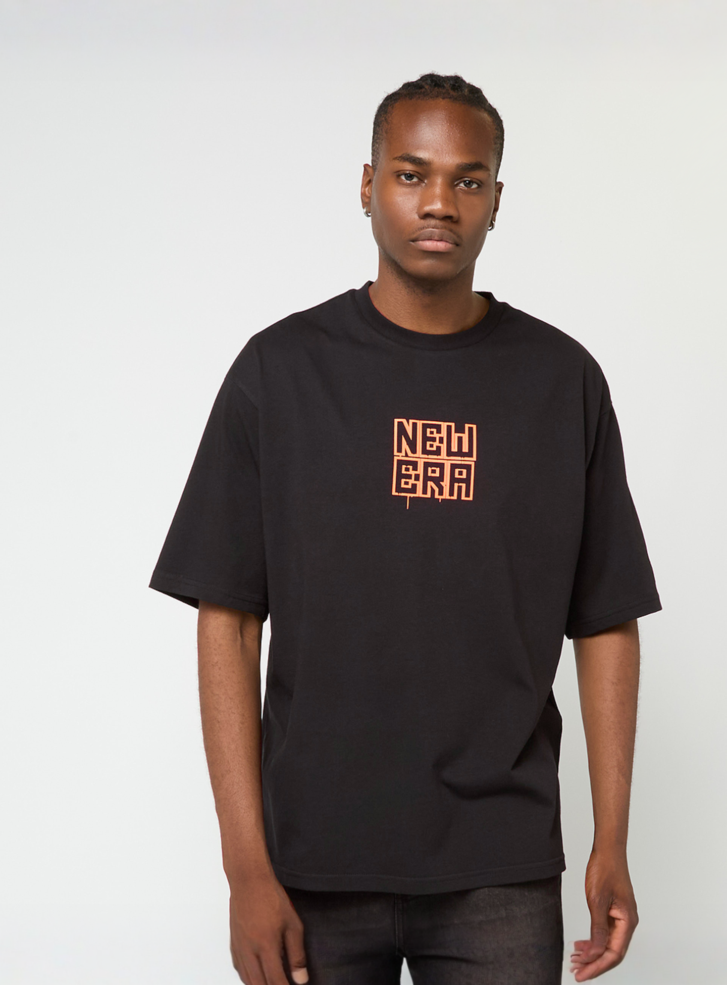 New Era, Oversized Graphic Tee 2, black, Image 2 of 5
