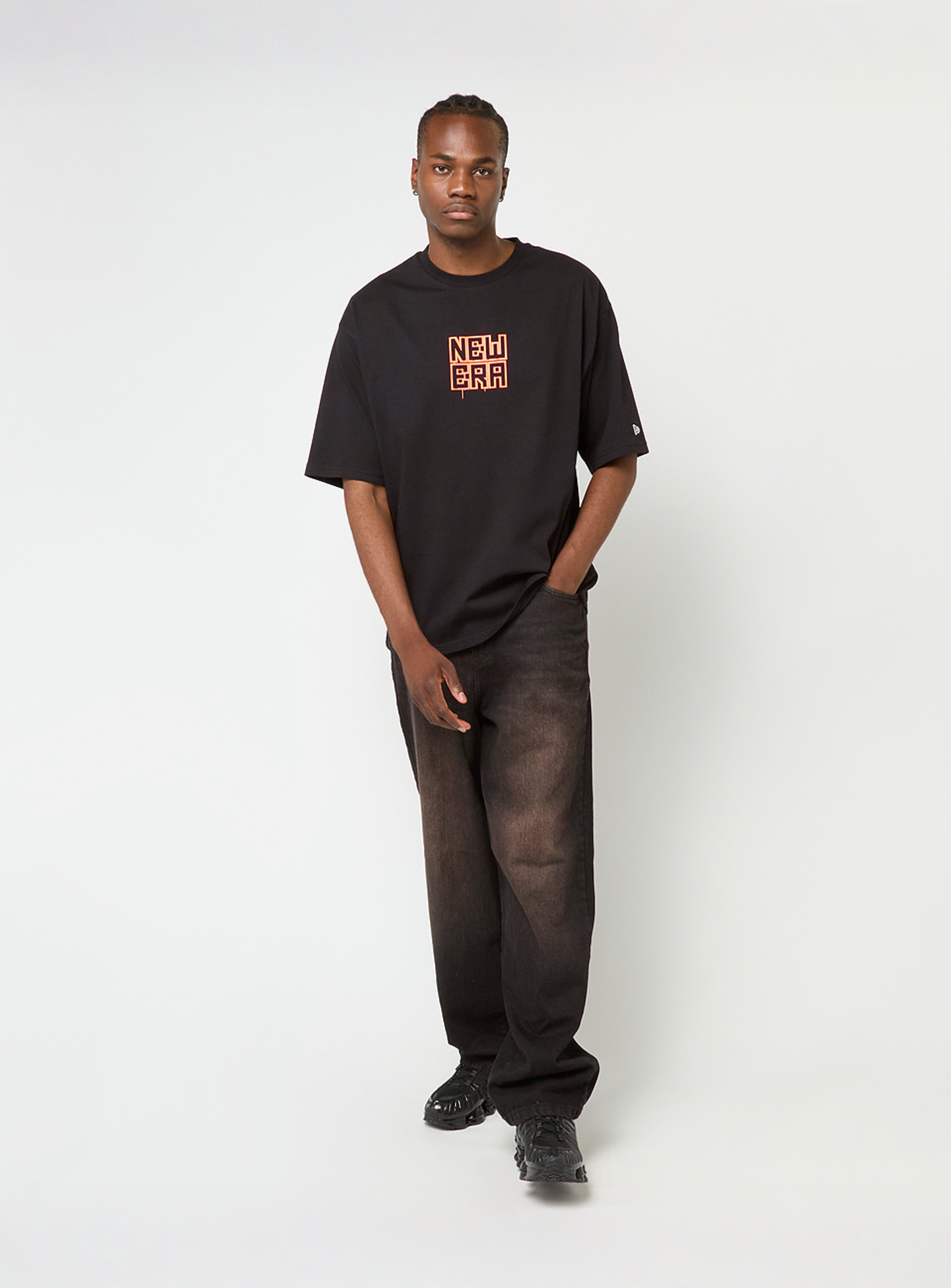 New Era, Oversized Graphic Tee 2, black, Image 5 of 5