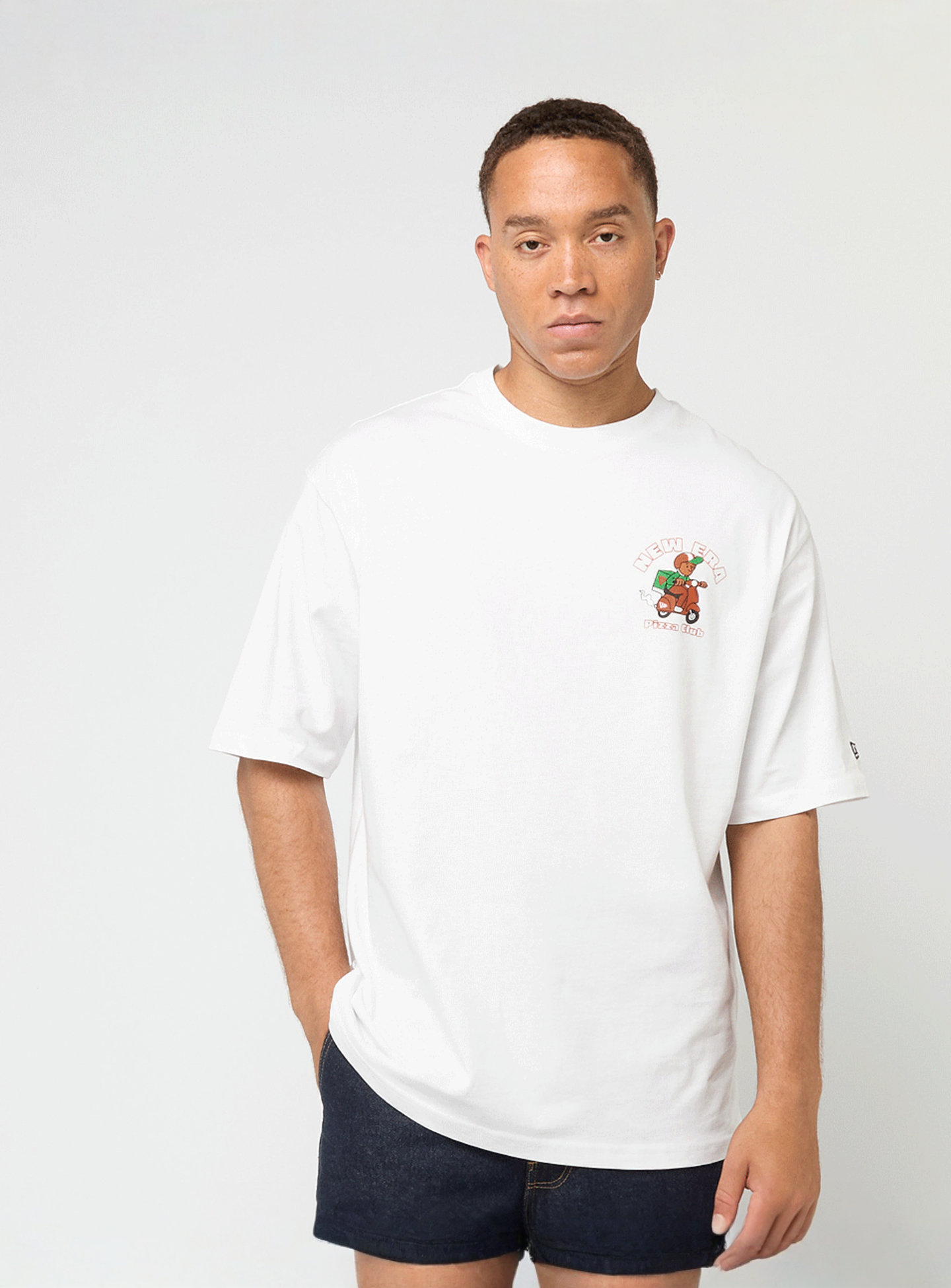 New Era, Overzised Graphic Tee, white, Image 2 of 6