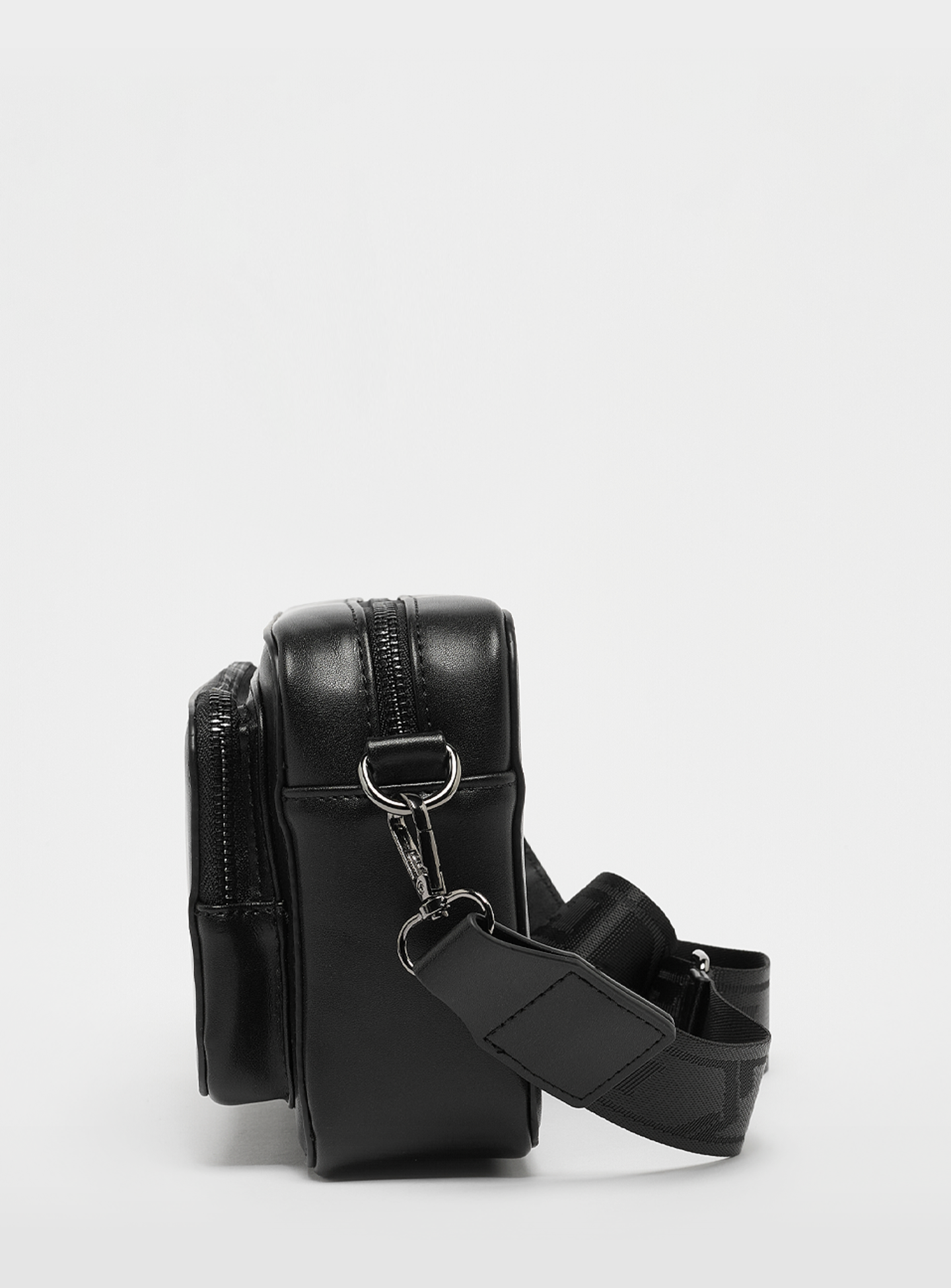 Karl Kani, Signature Messenger Bag, black, Image 2 of 5