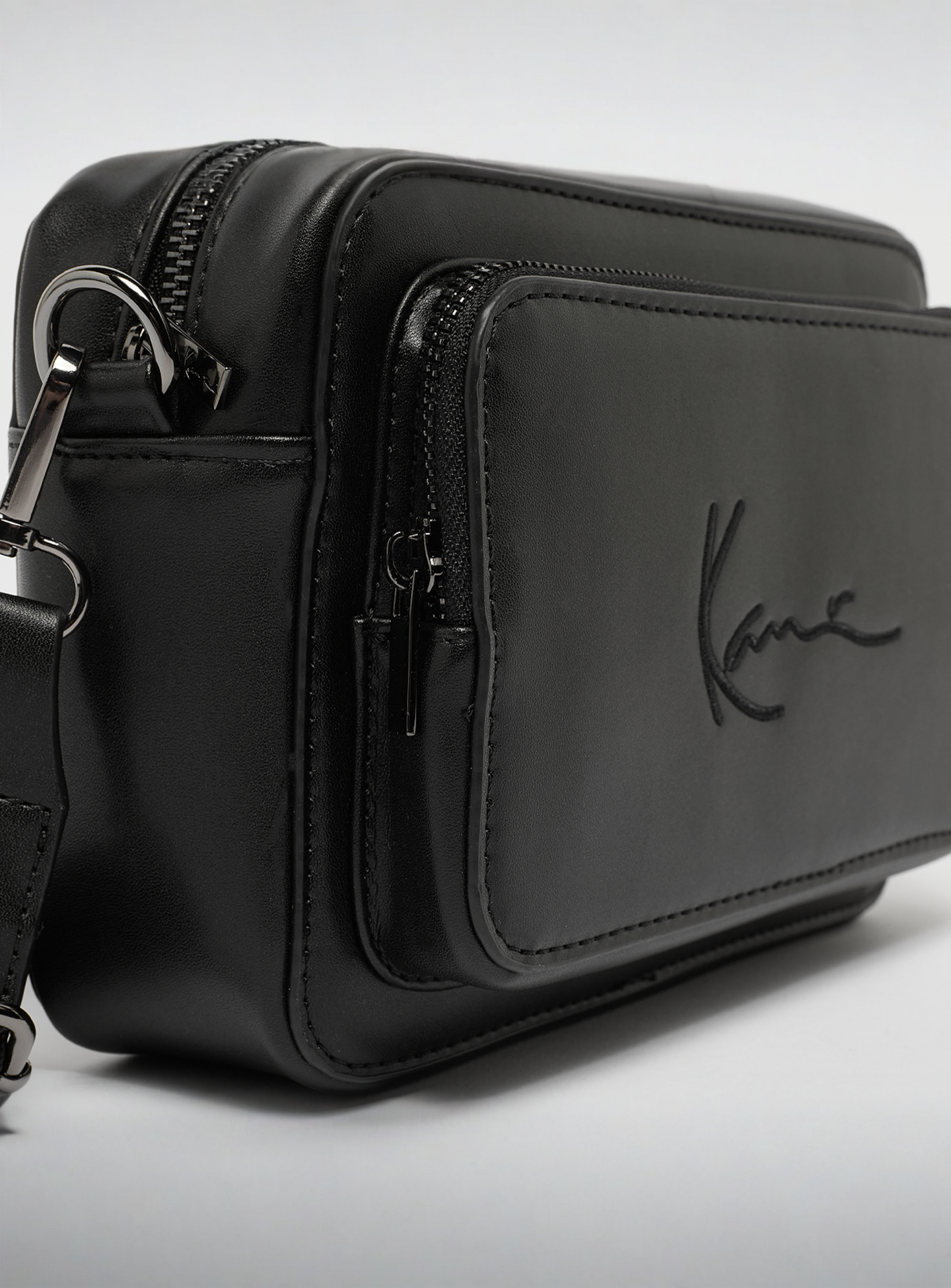 Karl Kani, Signature Messenger Bag, black, Image 4 of 5