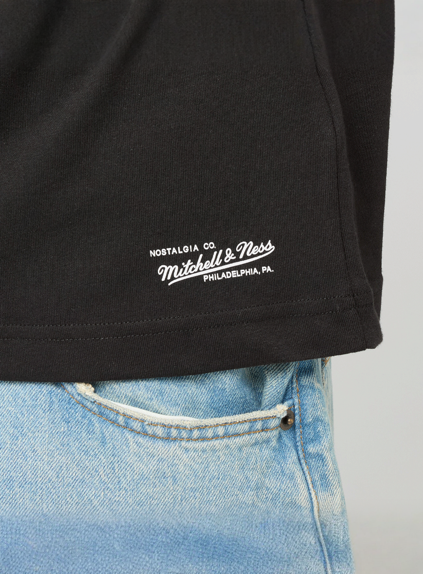 Mitchell & Ness, NBPA Real Big Face Tee Luka Doncic, black, Image 4 of 5