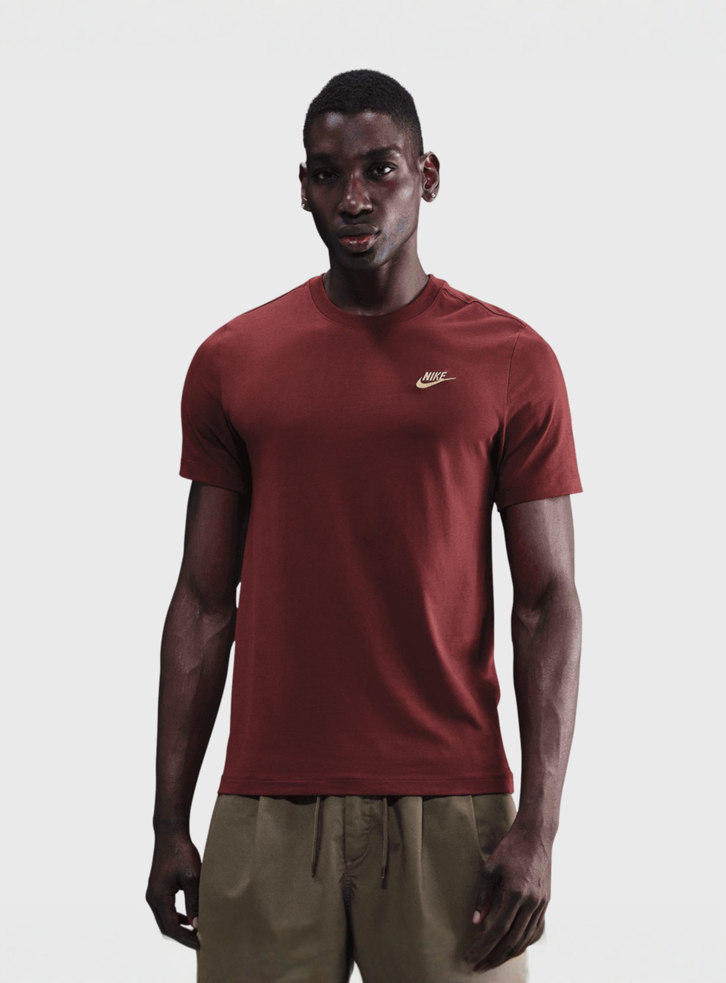 Nike, Sportswear Club T-Shirt, red, Image 1 of 4