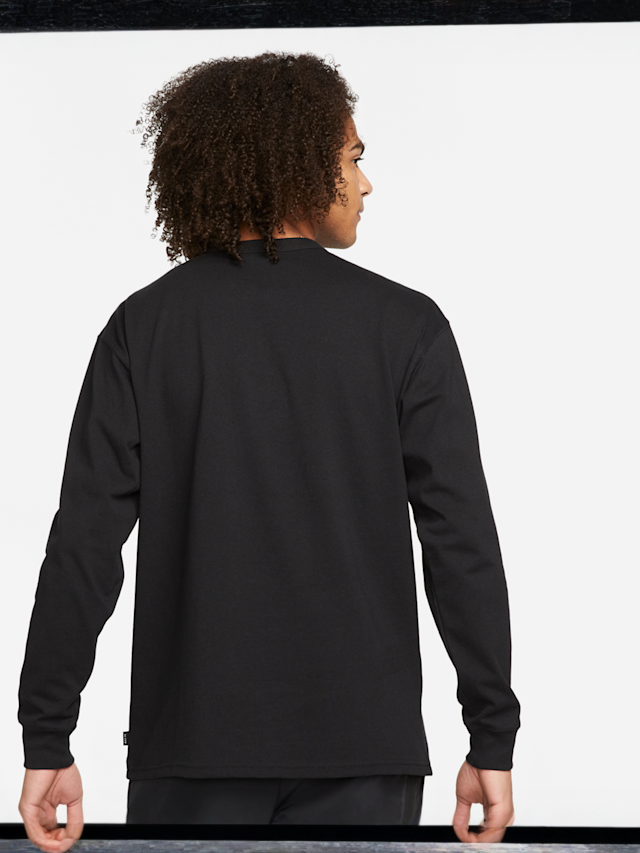 Nike, Premium Essential Long-Sleeve T-Shirt, black, Image 2 of 5