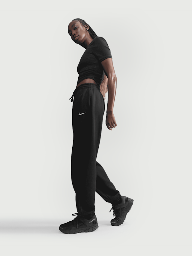 Nike, Sportswear Phoenix Fleece High-Waisted Oversized Sweatpants, black, Image 4 of 4