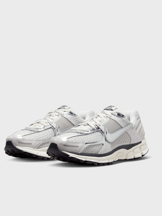 Nike, WMNS Zoom Vomero 5, grey, Image 4 of 9