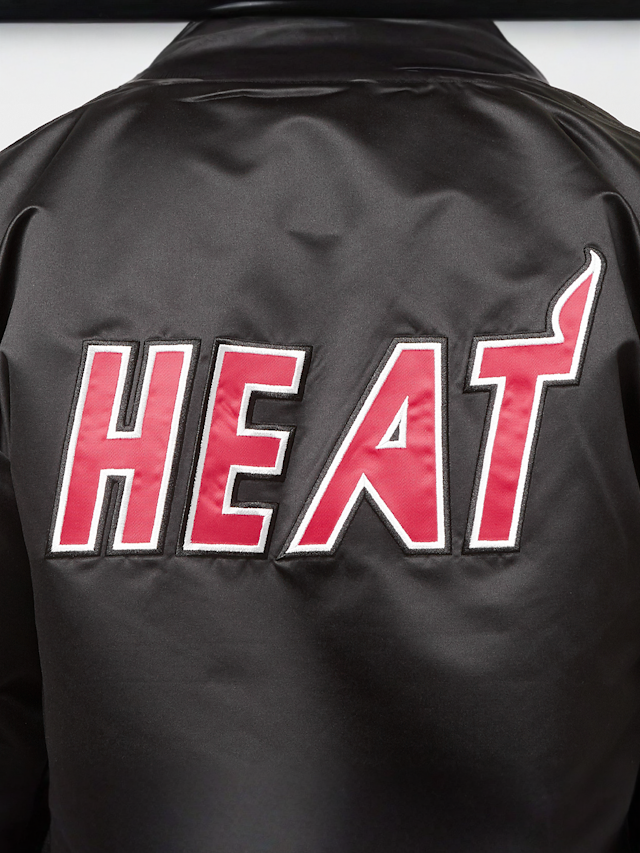 Mitchell & Ness, NBA Lightweight Satin Bomber Miami Heat, black, Image 5 of 7