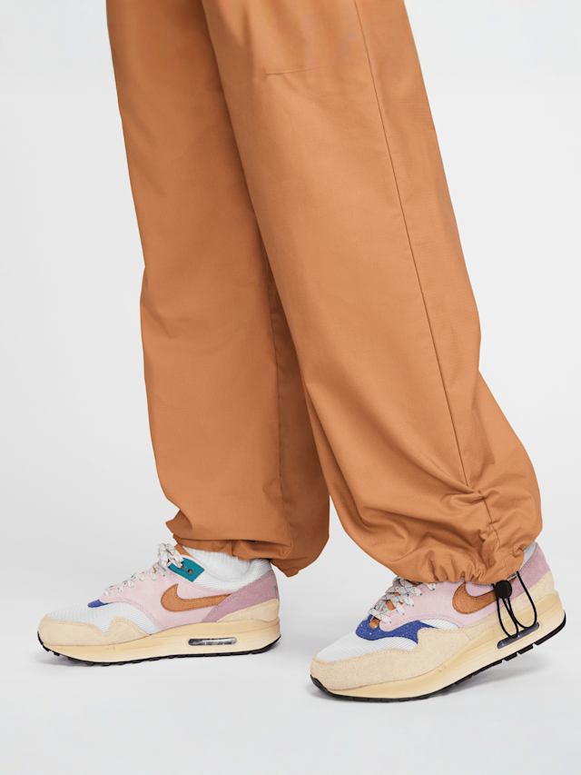 Nike, Sportswear Essential Woven Mid-Rise Standard Cargo Pants, brown, Image 5 of 6