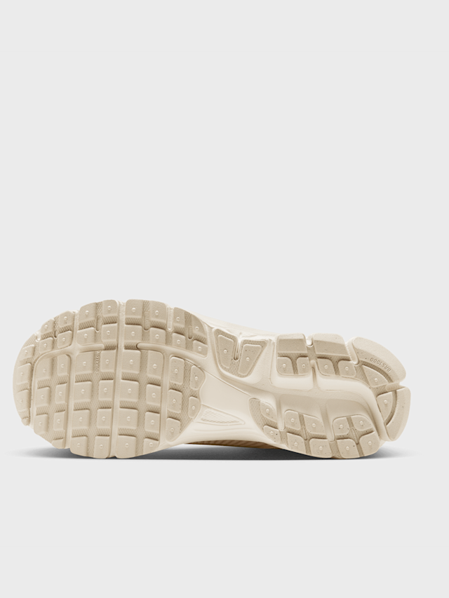 Nike, WMNS Zoom Vomero 5, beige, Image 3 of 7