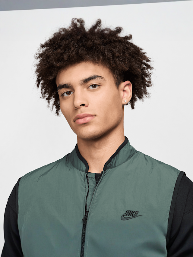 Nike, Tech Woven Vest, green, Image 3 of 6