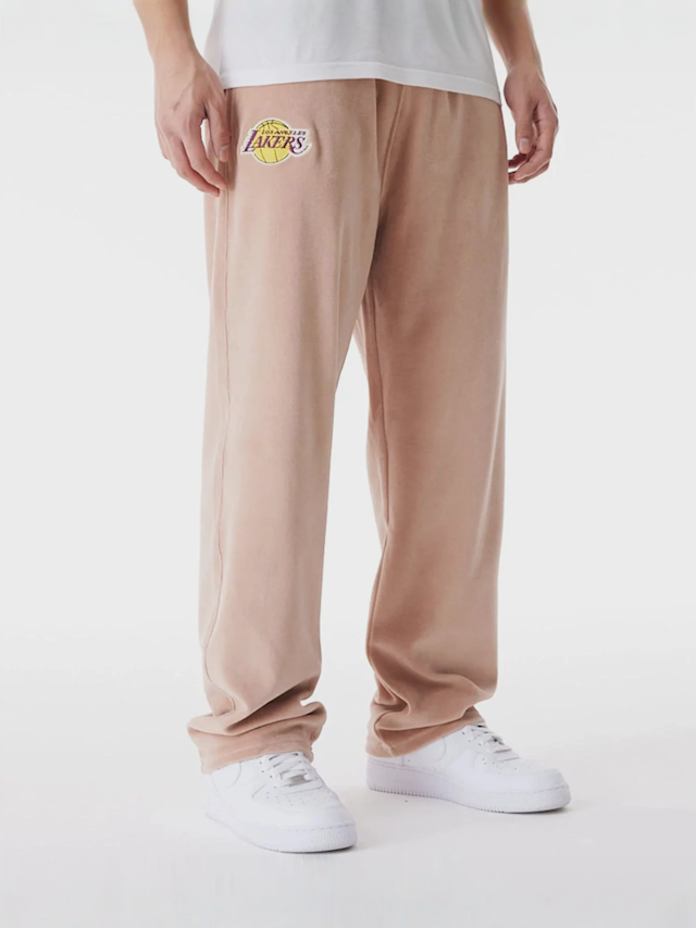New Era, LA Lakers NBA Lifestyle Velours Trackpants, beige, Image 1 of 5