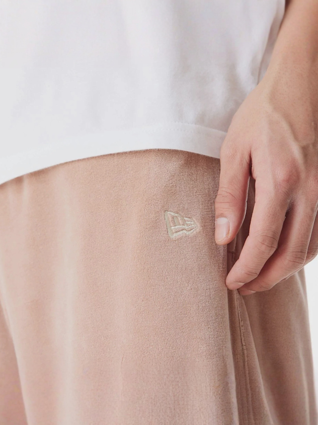 New Era, LA Lakers NBA Lifestyle Velours Trackpants, beige, Image 4 of 5
