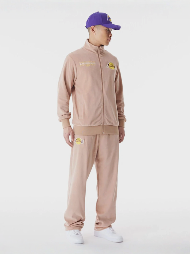 New Era, LA Lakers NBA Lifestyle Velours Trackpants, beige, Image 5 of 5