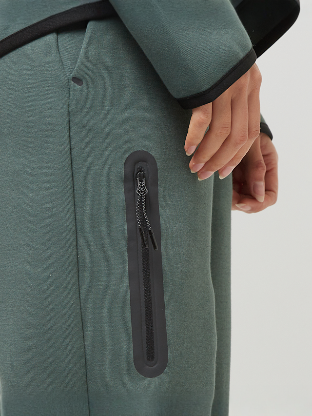 Nike, Sportswear Tech Fleece Mid-Rise Jogger, green, Image 4 of 5