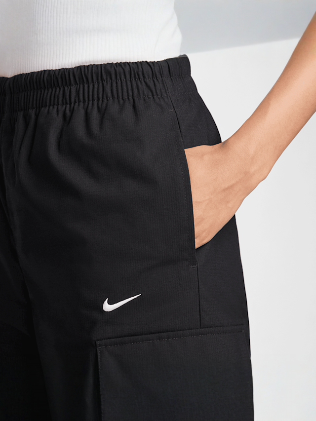 Nike, Sportswear Essential Woven Cargo Pants, black, Image 4 of 7