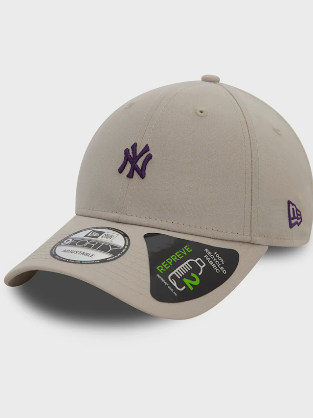 New Era, 9Forty Repreve Mini Logo MLB New York Yankees, beige, Image 1 of 3