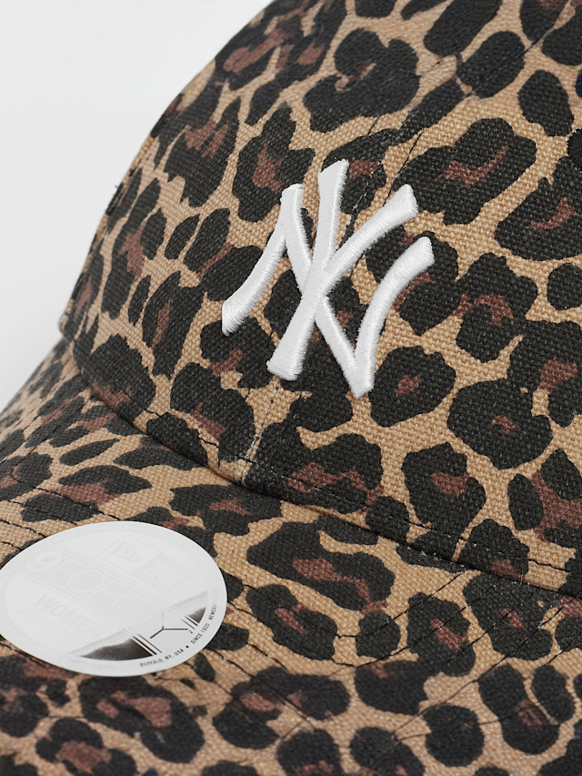 New Era, Female 9FORTY Leopard New York Yankees, beige, Image 3 of 4