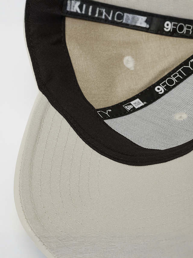 New Era, Female 9FORTY Crinkled PU New York Yankees, beige, Image 4 of 4