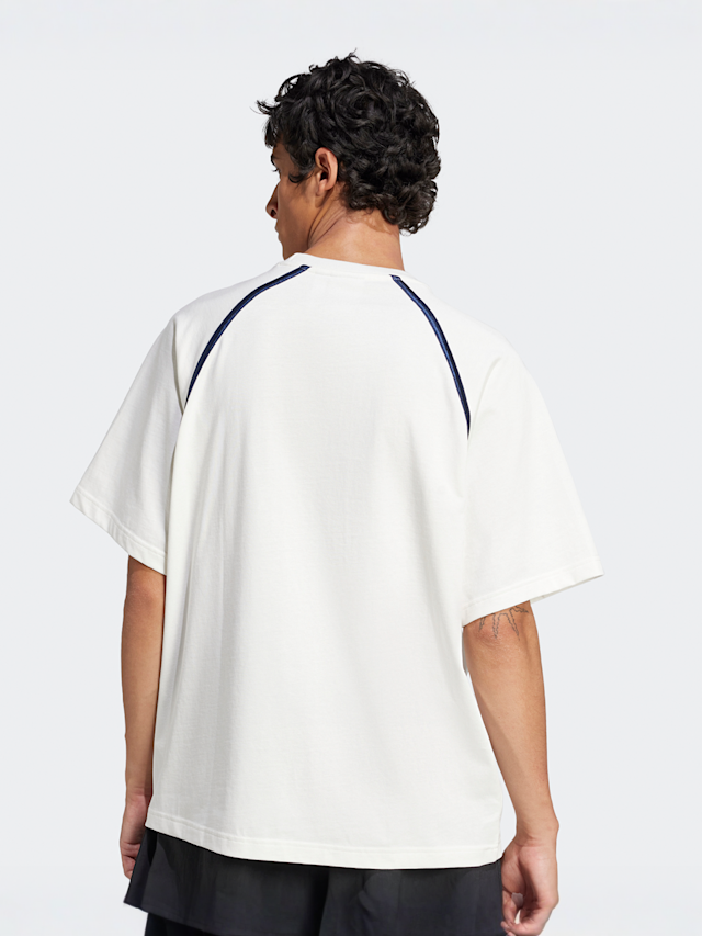 adidas Originals, Badge T-Shirt, white, Image 2 of 5