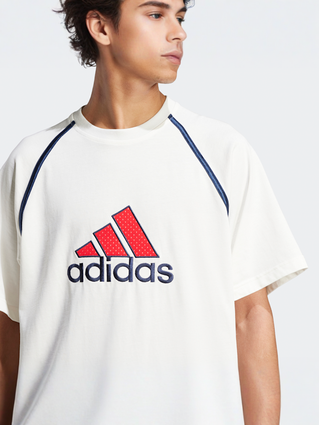 adidas Originals, Badge T-Shirt, white, Image 3 of 5