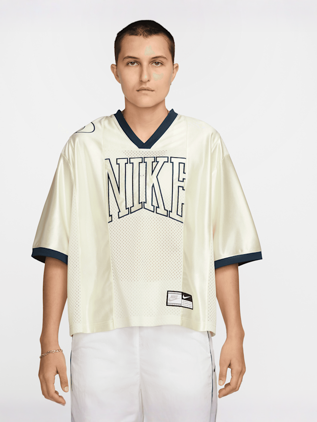 Nike, Sportswear Street Shortsleeve Grafik Jersey Top, beige, Image 1 of 3