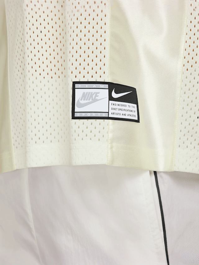 Nike, Sportswear Street Shortsleeve Grafik Jersey Top, beige, Image 3 of 3