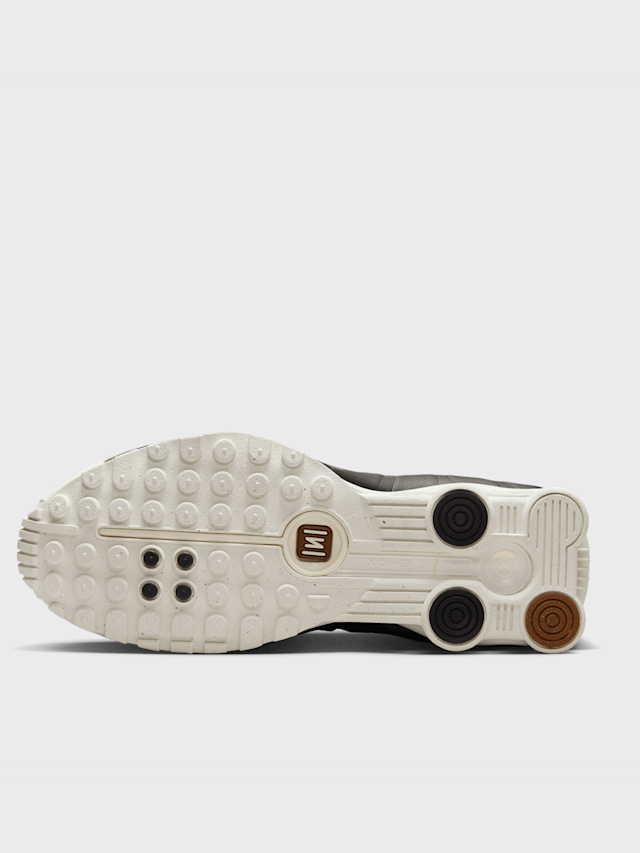 Nike, Nike Shox R4, black, Image 3 of 9