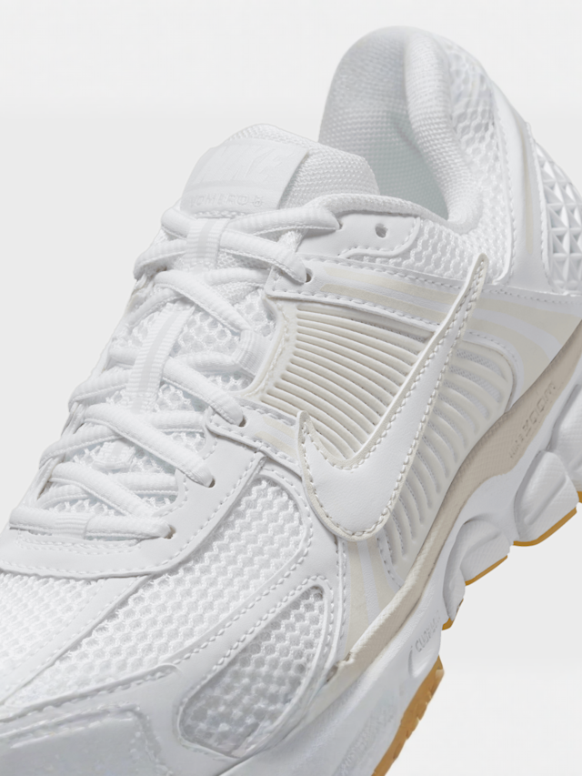 Nike, Zoom Vomero 5, white, Image 7 of 9