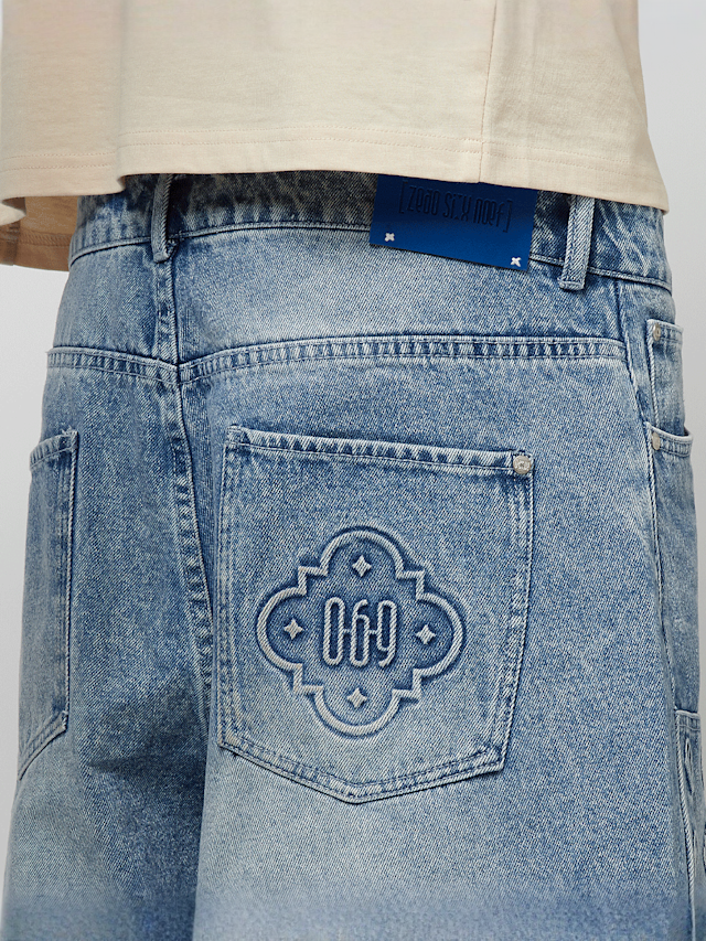 zəяo si:x nœf, Primary Logo Embossed Denim Shorts, blue, Image 4 of 5