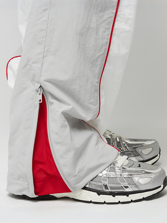 zəяo si:x nœf, Primary Logo Oversized Straight Leg Color Block Trackpants, white, Image 4 of 9