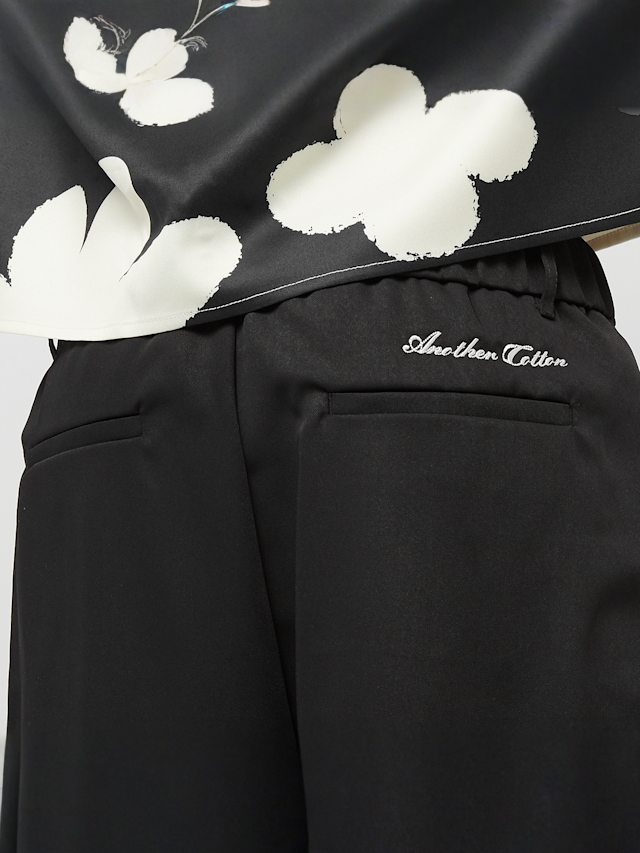 Another Cotton Lab, Double Pleated Shorts, black, Image 4 of 5